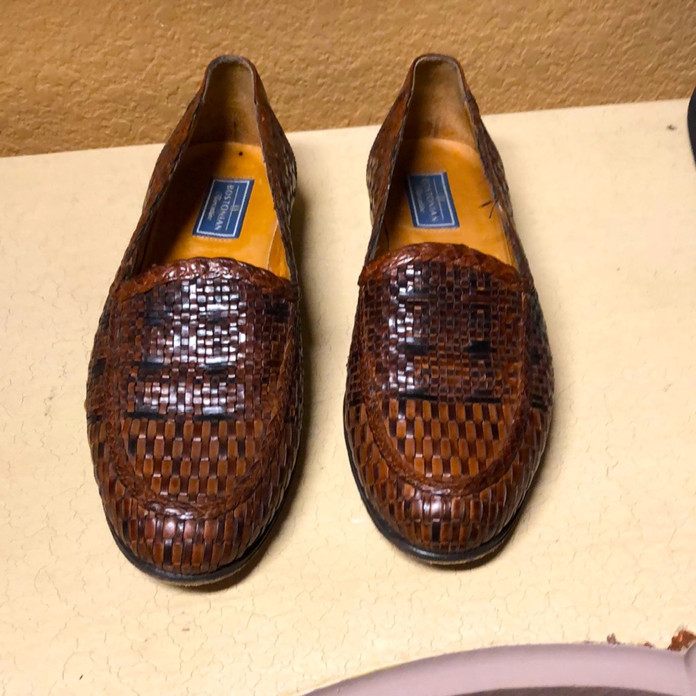Bostonian Italian leather brown slip on loafers.